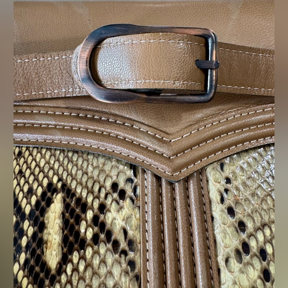 Vintage Yves Saint Laurent (YSL) clutch/ crossbody bag - Picture 13 of 16